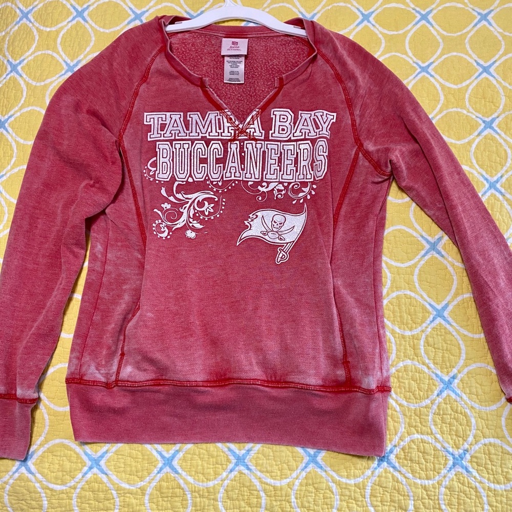 Tampa bay bucs sweater